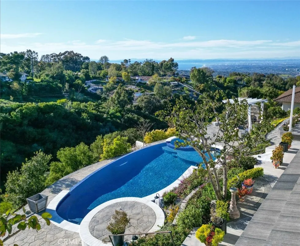 2 El Concho Lane Rolling Hills, CA 90274