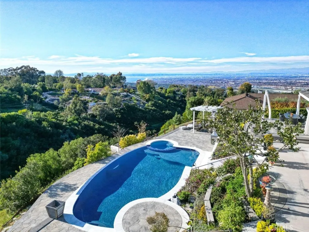 2 El Concho Lane Rolling Hills, CA 90274