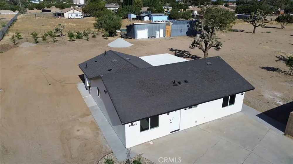 40235 W 17th st Palmdale, CA 93551