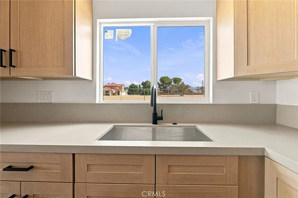 40235 W 17th st Palmdale, CA 93551