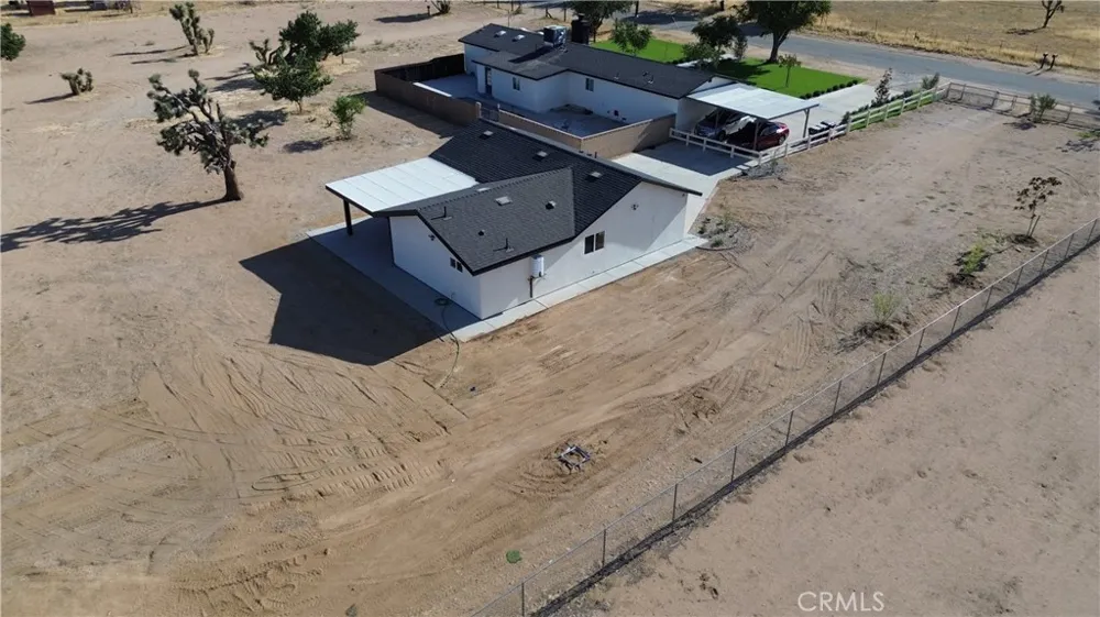 40235 W 17th st Palmdale, CA 93551