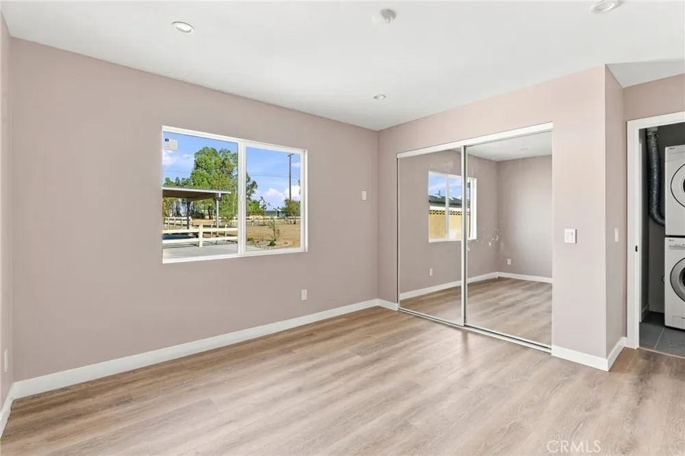 40235 W 17th st Palmdale, CA 93551