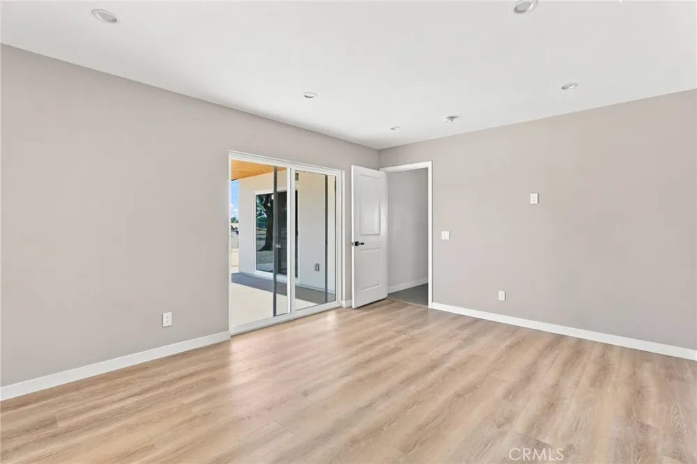 40235 W 17th st Palmdale, CA 93551