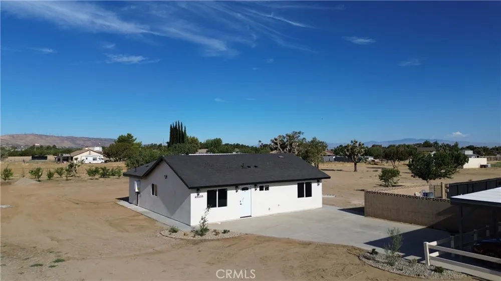 40235 W 17th st Palmdale, CA 93551