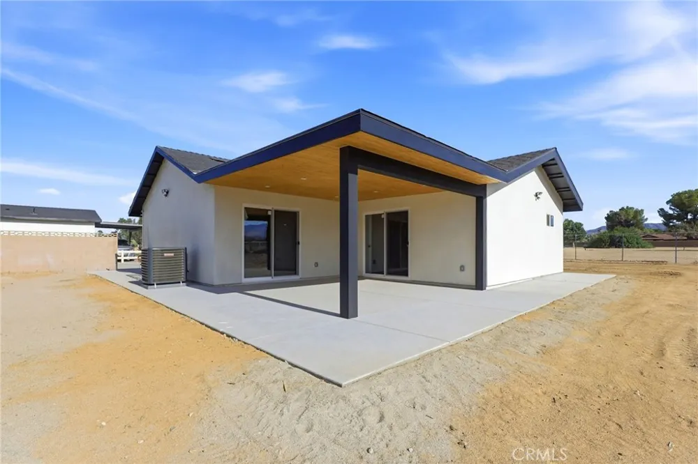 40235 W 17th st Palmdale, CA 93551