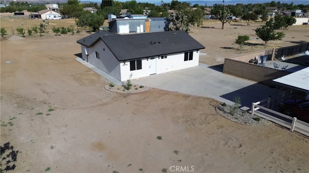 40235 W 17th st Palmdale, CA 93551