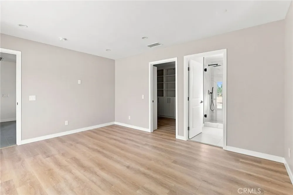 40235 W 17th st Palmdale, CA 93551