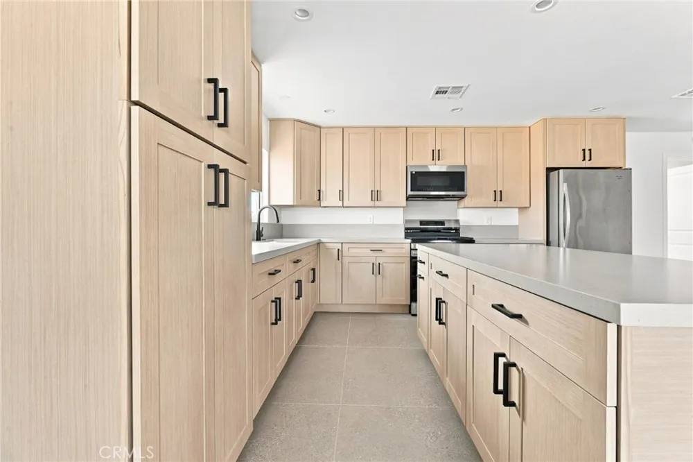 40235 W 17th st Palmdale, CA 93551