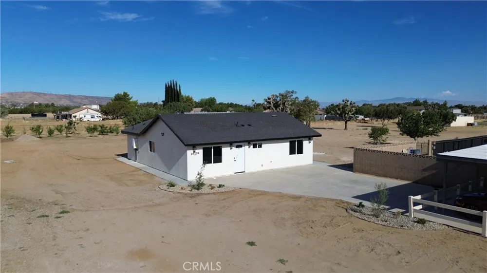 40235 W 17th st Palmdale, CA 93551