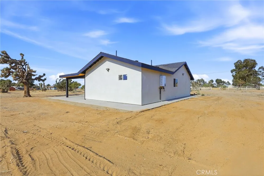 40235 W 17th st Palmdale, CA 93551