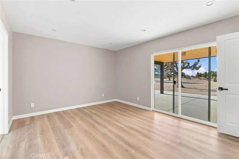 40235 W 17th st Palmdale, CA 93551