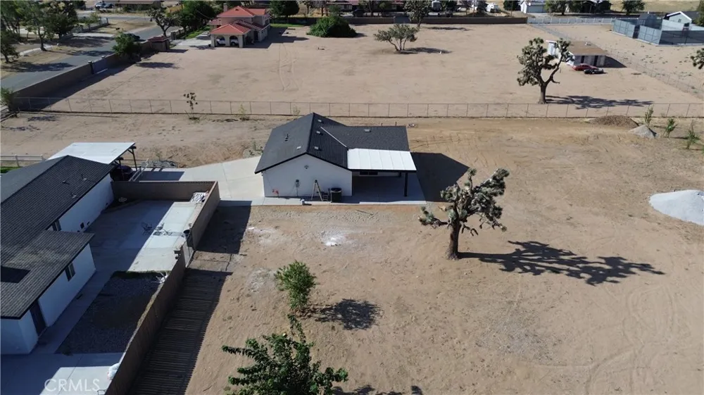 40235 W 17th st Palmdale, CA 93551