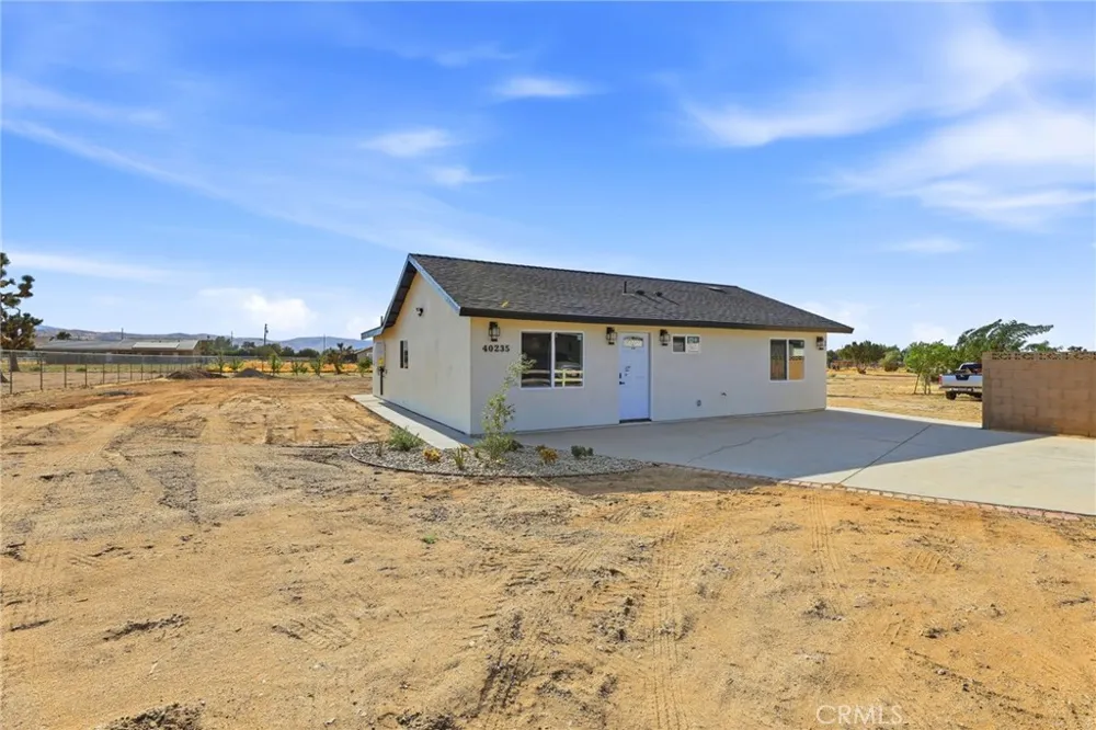 40235 W 17th st Palmdale, CA 93551