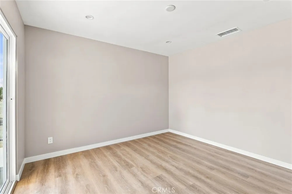 40235 W 17th st Palmdale, CA 93551