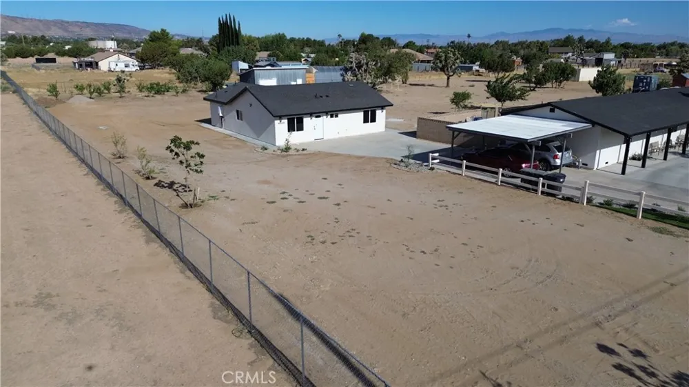 40235 W 17th st Palmdale, CA 93551