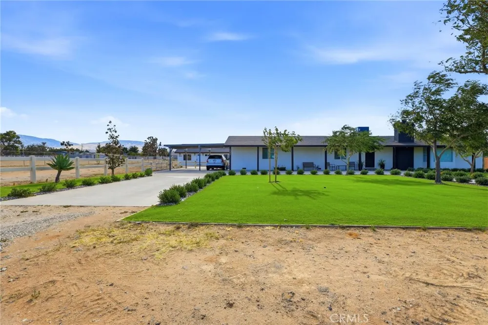 40235 W 17th st Palmdale, CA 93551