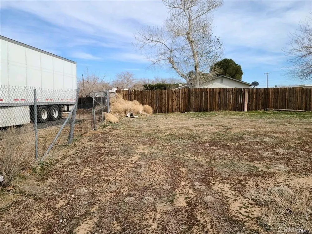 25 E Avenue Q2 Palmdale, CA 93550