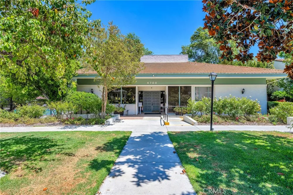 4610 Park Granada #4 Calabasas, CA 91302