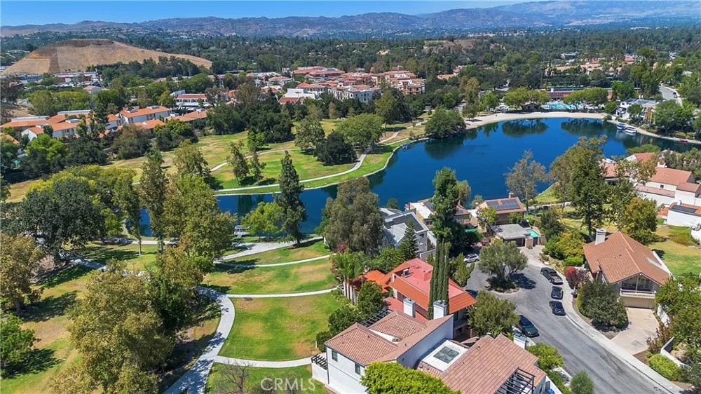 4610 Park Granada #4 Calabasas, CA 91302
