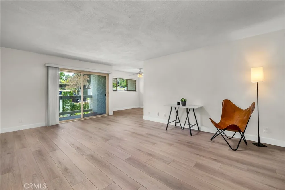 4610 Park Granada #4 Calabasas, CA 91302