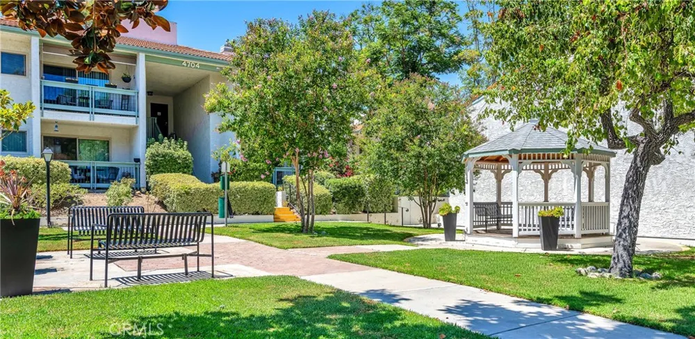4610 Park Granada #4 Calabasas, CA 91302