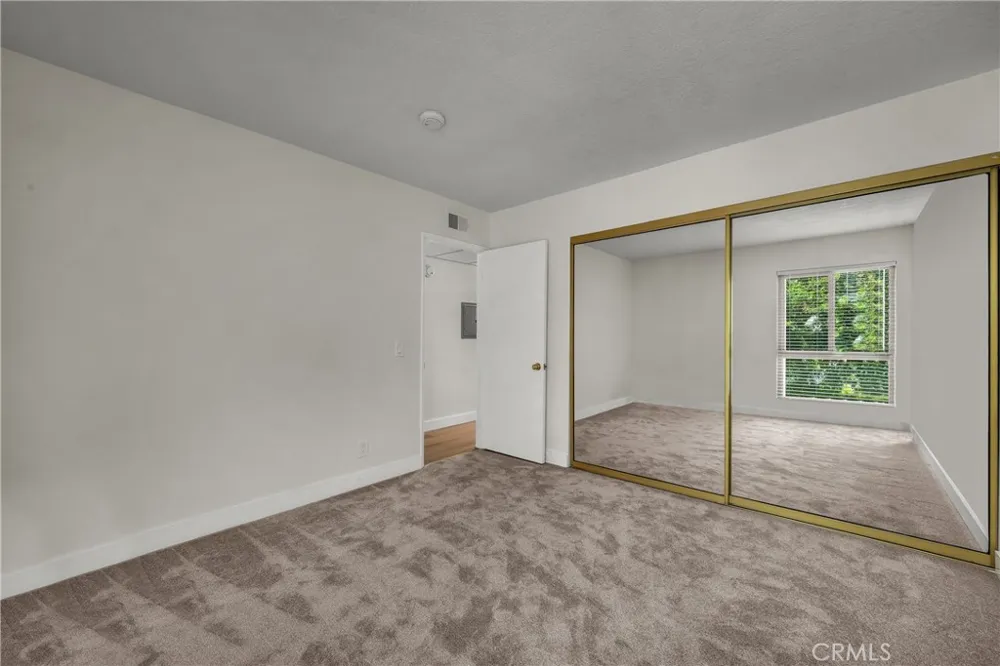 4610 Park Granada #4 Calabasas, CA 91302