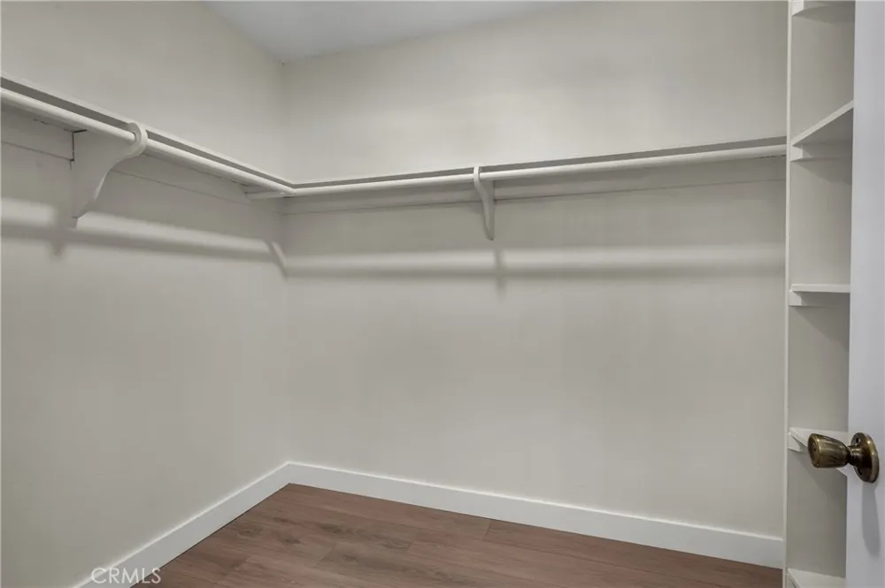4610 Park Granada #4 Calabasas, CA 91302