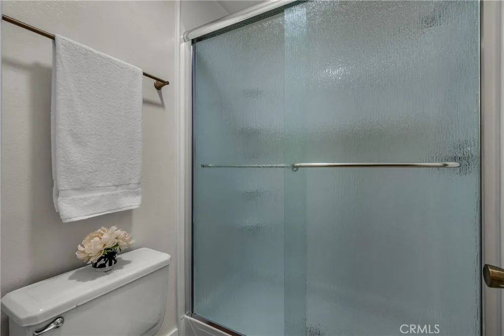 4610 Park Granada #4 Calabasas, CA 91302