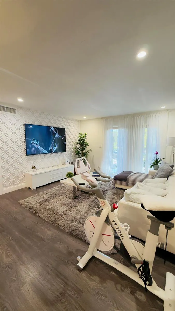 702 SE 2ND AVENUE SE #405 Deerfield Beach, FL 33441