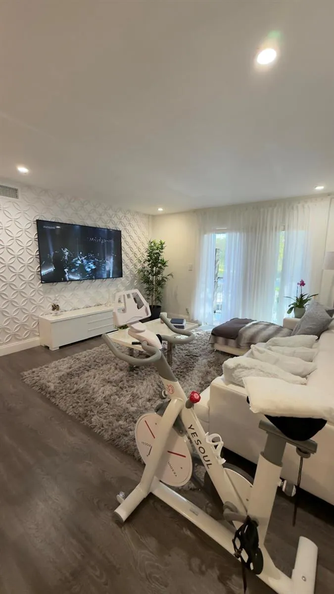 702 SE 2ND AVENUE SE #405 Deerfield Beach, FL 33441