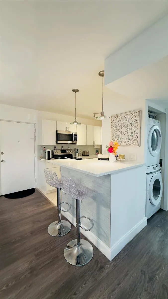 702 SE 2ND AVENUE SE #405 Deerfield Beach, FL 33441