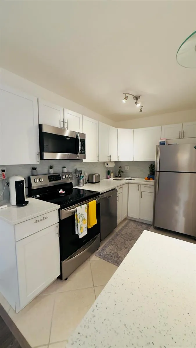702 SE 2ND AVENUE SE #405 Deerfield Beach, FL 33441