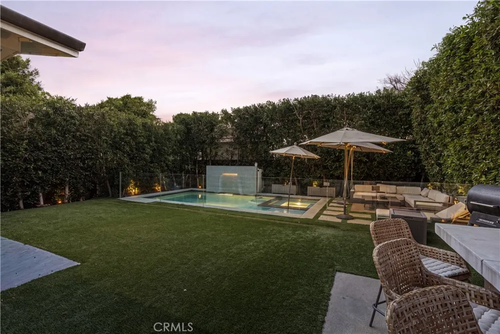 14803 Otsego Street Sherman Oaks, CA 91403