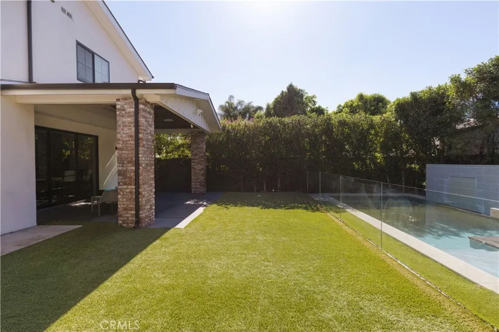 14803 Otsego Street Sherman Oaks, CA 91403