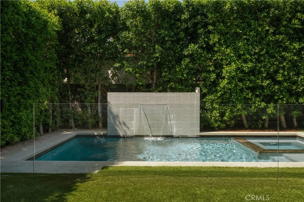 14803 Otsego Street Sherman Oaks, CA 91403