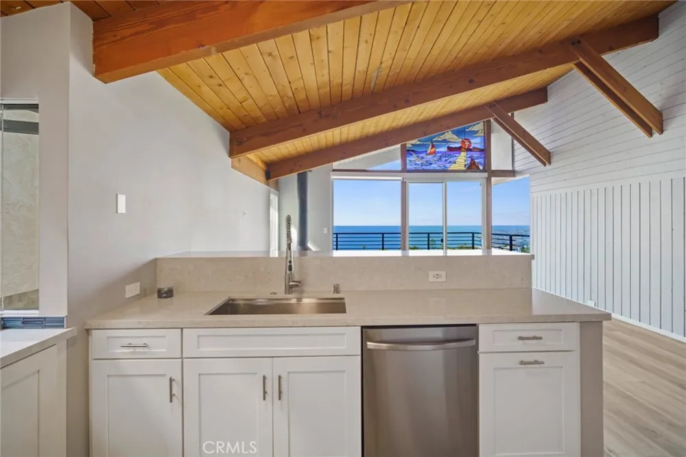 881 Quivera Street Laguna Beach, CA 92651