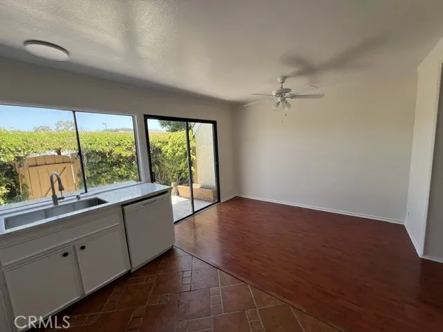 31 Meadowgrass Irvine, CA 92604