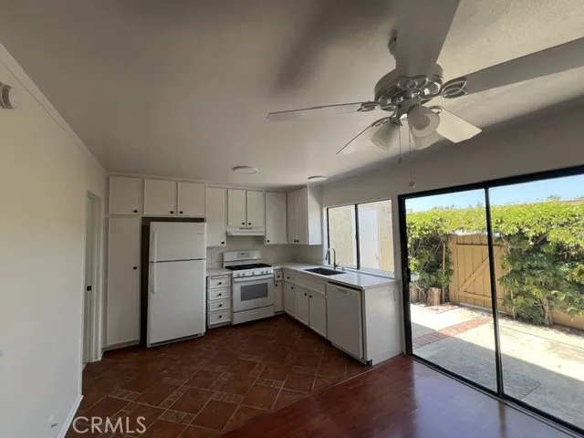 31 Meadowgrass Irvine, CA 92604