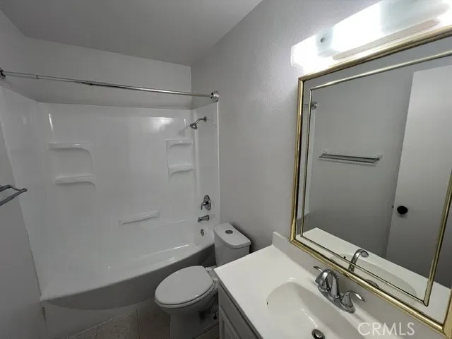 31 Meadowgrass Irvine, CA 92604