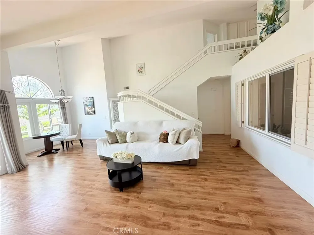 27 Sarena Irvine, CA 92612