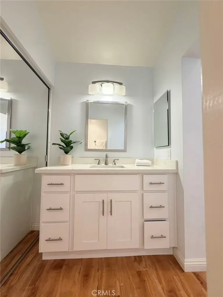 27 Sarena Irvine, CA 92612