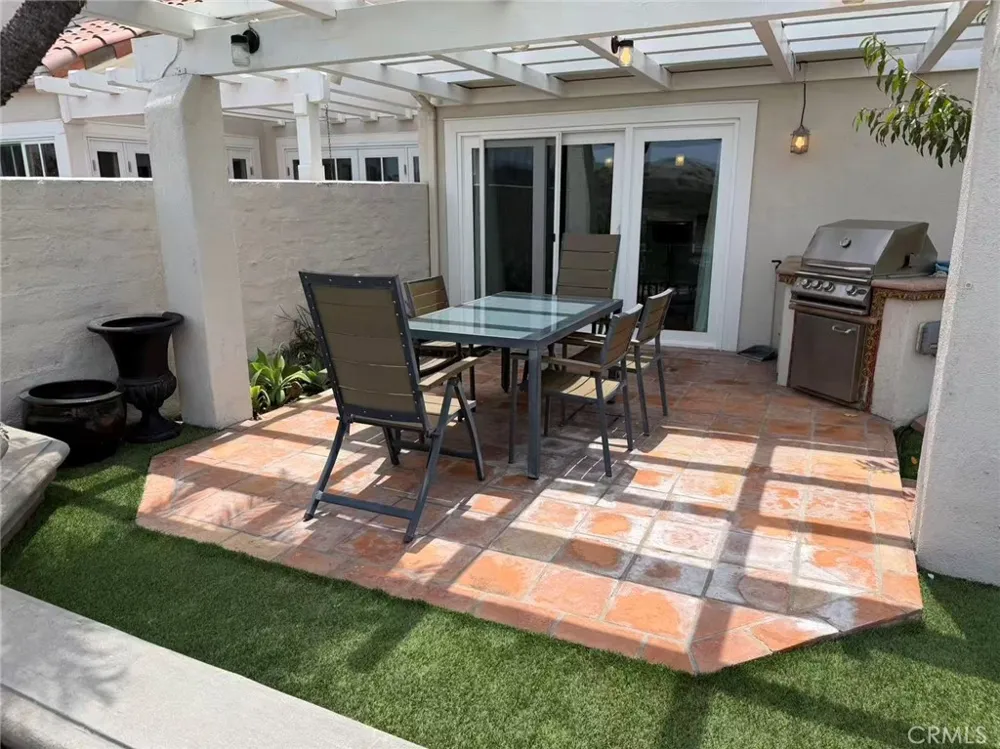 27 Sarena Irvine, CA 92612