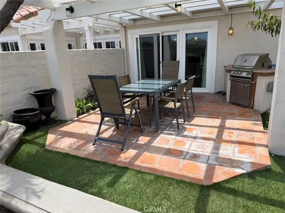 27 Sarena Irvine, CA 92612