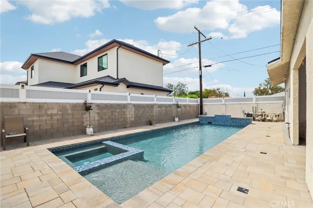 6545 Kraft Avenue North Hollywood, CA 91606