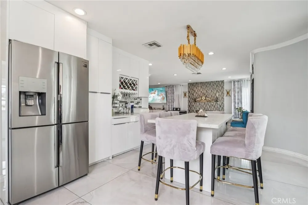6545 Kraft Avenue North Hollywood, CA 91606