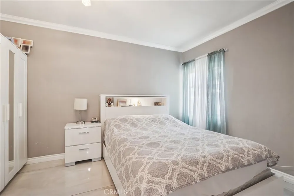 6545 Kraft Avenue North Hollywood, CA 91606
