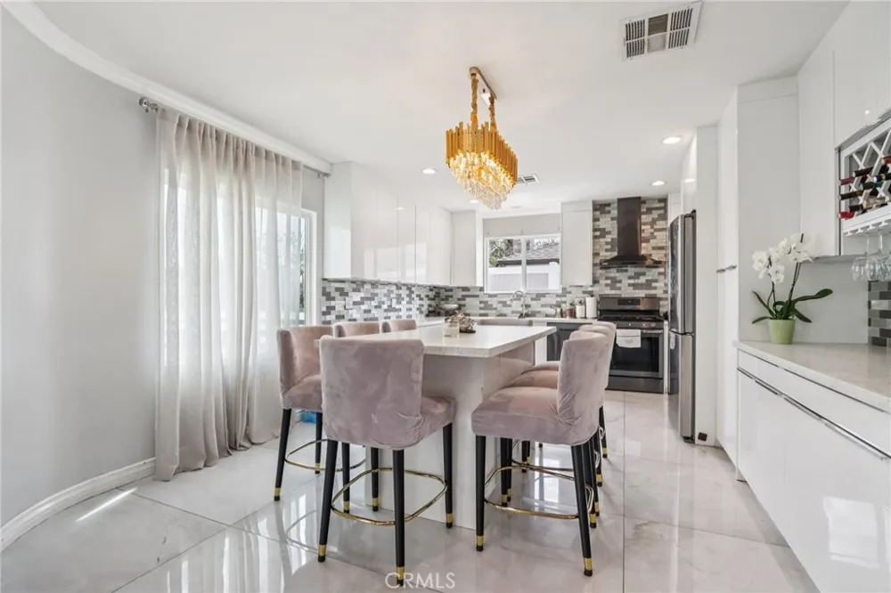 6545 Kraft Avenue North Hollywood, CA 91606