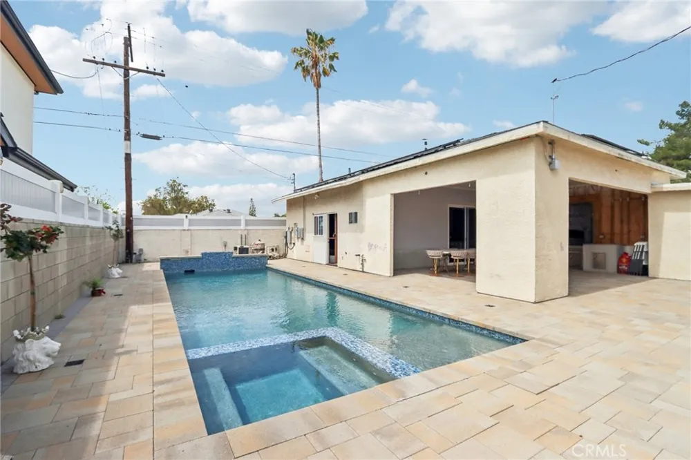 6545 Kraft Avenue North Hollywood, CA 91606