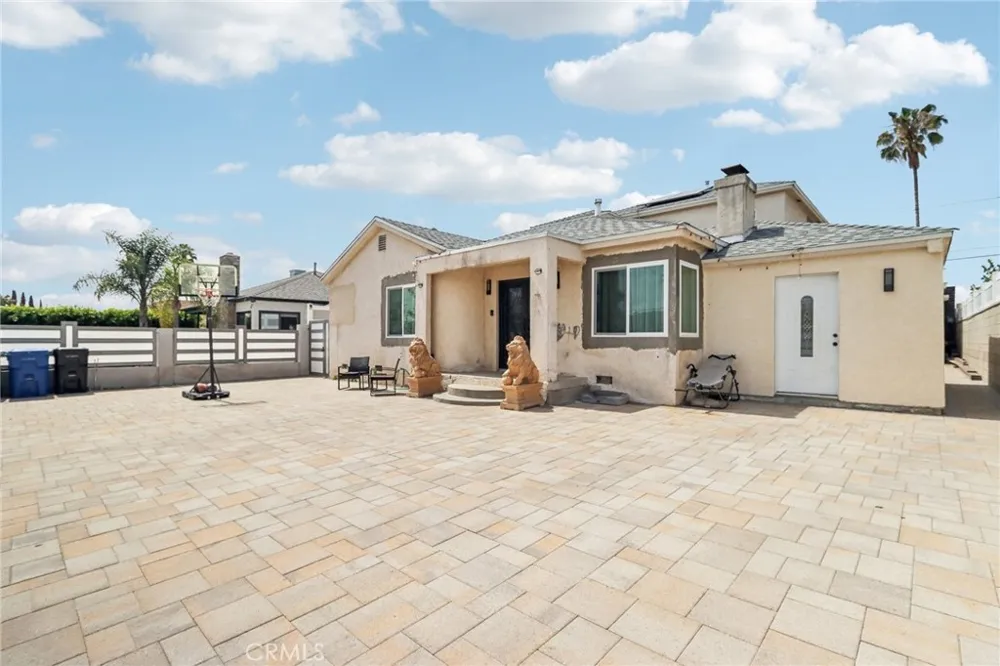 6545 Kraft Avenue North Hollywood, CA 91606