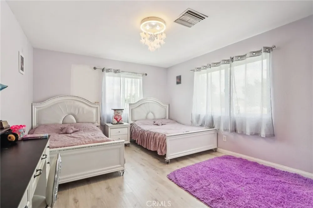 6545 Kraft Avenue North Hollywood, CA 91606